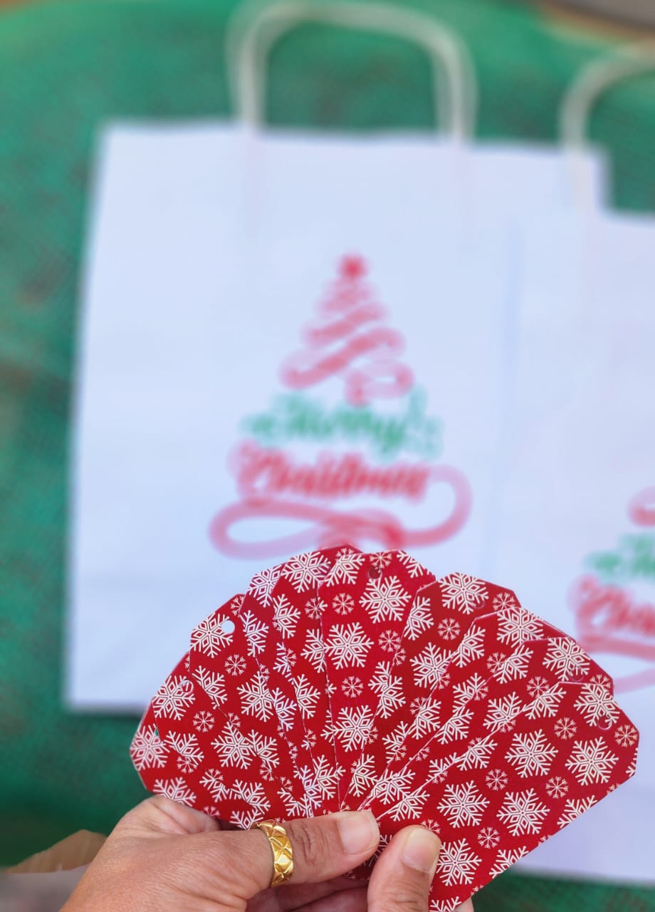 Christmas tags (Pack of 25 tags)